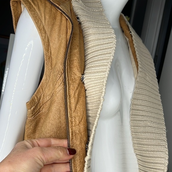 Jakett New York Sz M Tan Leather Vest Jacket with Detachable Knit Sweater Hood - Picture 8 of 9